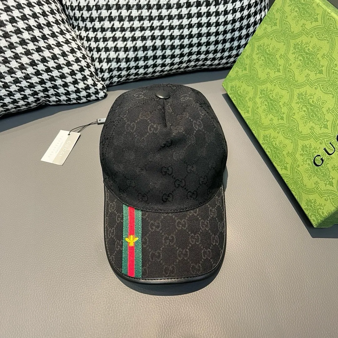 , Gucci (Gucci) latest original baseball cap, bee webbing. 1:1 mold opening and customization at the counter, the highest version, original canvas fabric + first-layer cowhide, light and breathable! Photographed in real life, suitable for men and women in all seasons, basic head circumference 56cm, adjustable patches.