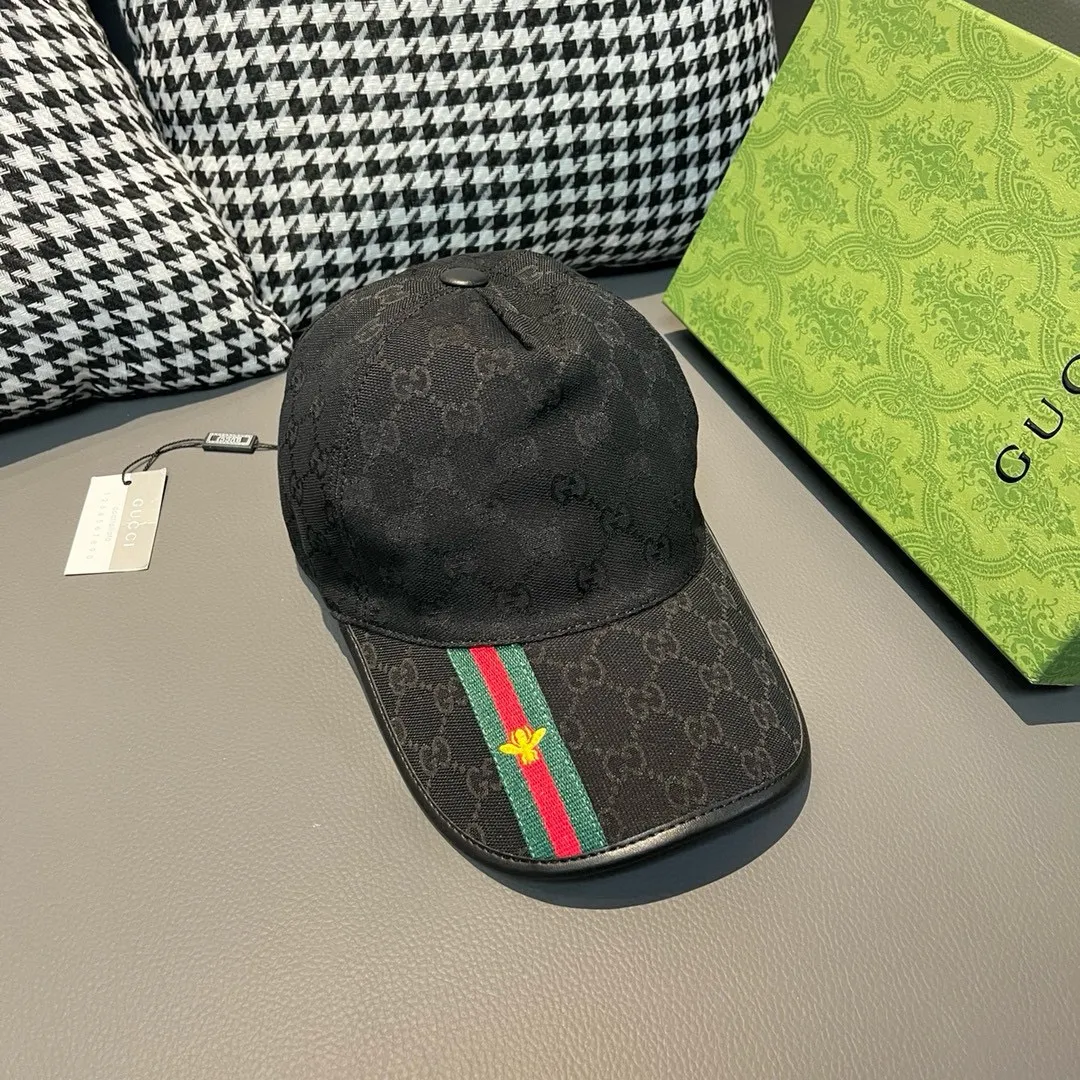 , Gucci (Gucci) latest original baseball cap, bee webbing. 1:1 mold opening and customization at the counter, the highest version, original canvas fabric + first-layer cowhide, light and breathable! Photographed in real life, suitable for men and women in all seasons, basic head circumference 56cm, adjustable patches.