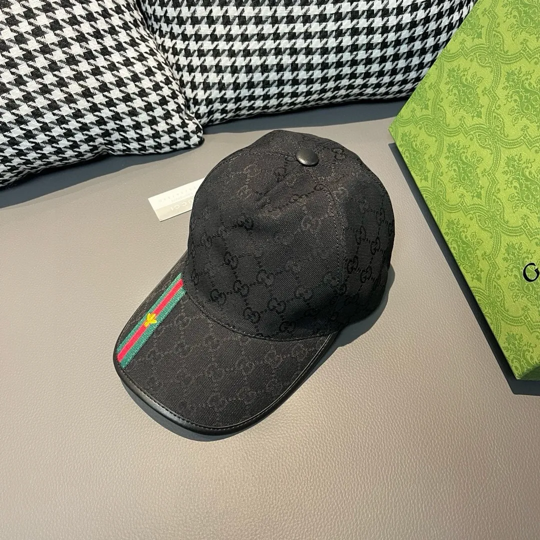 , Gucci (Gucci) latest original baseball cap, bee webbing. 1:1 mold opening and customization at the counter, the highest version, original canvas fabric + first-layer cowhide, light and breathable! Photographed in real life, suitable for men and women in all seasons, basic head circumference 56cm, adjustable patches.