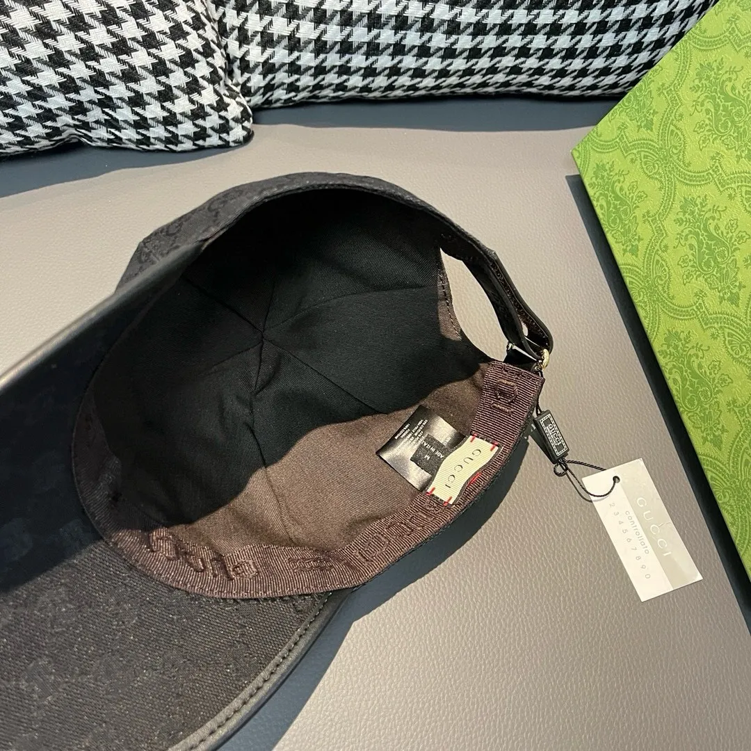 , Gucci (Gucci) latest original baseball cap, bee webbing. 1:1 mold opening and customization at the counter, the highest version, original canvas fabric + first-layer cowhide, light and breathable! Photographed in real life, suitable for men and women in all seasons, basic head circumference 56cm, adjustable patches.