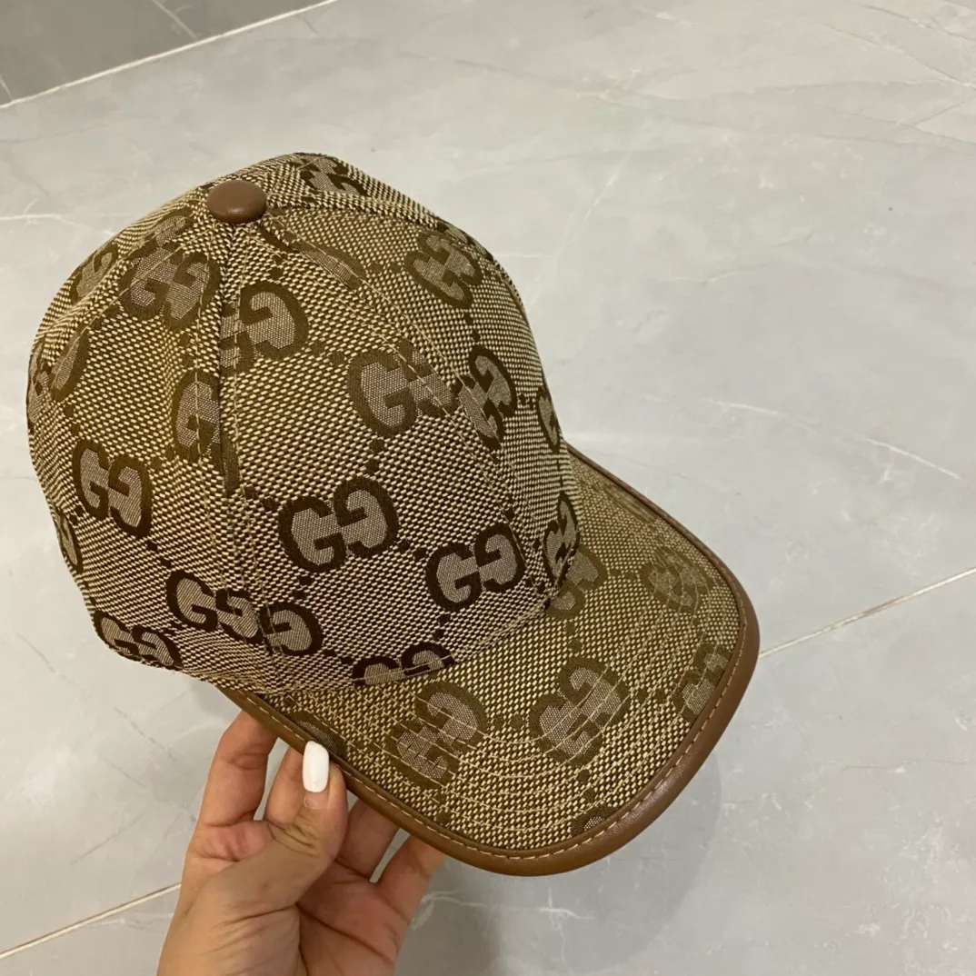 💰60 GUCCI 2022 new simple embroidered baseball cap at the counter, very trendy! Casual and sports style, classic production, super easy to match!