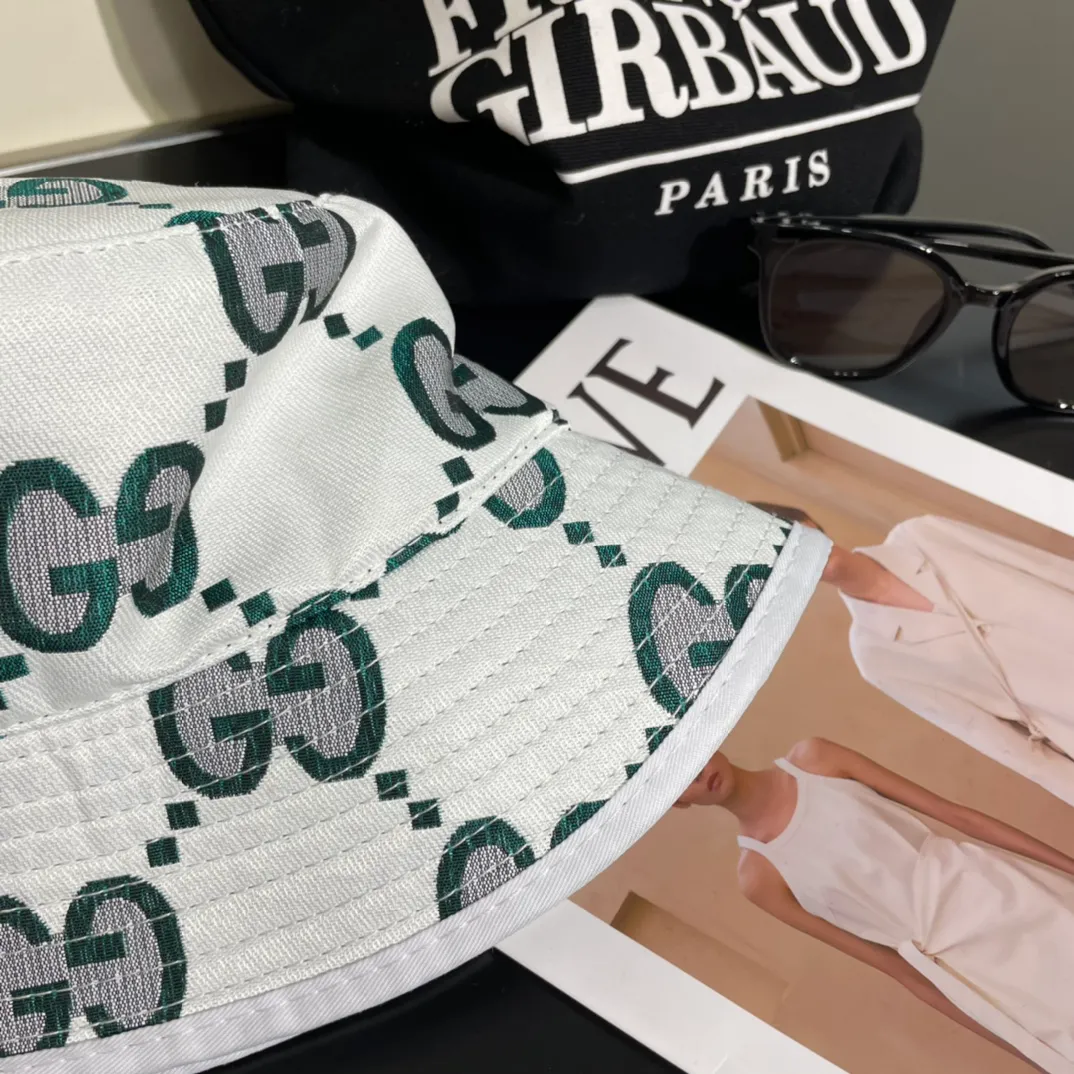 P60💰GUCCI bucket hat, a new product from the official website, the original quality of the bucket hat is very popular 🔥🎩 The craftsmanship is very exquisite, high-end and classy! Low-key luxury, easy to carry! Running volume!