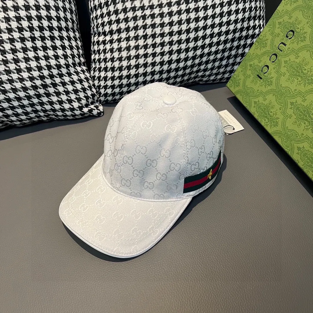 🉐️900,000-year-old classic model shipped!            , Gucci (Gucci) classic original baseball cap😍😍Little Bee, 1:1 mold opening and customization at the counter, the highest version, original canvas fabric + first layer of cowhide, pure cotton lining, light and breathable! Photographed in real life, suitable for men and women in all seasons, basic head circumference 56cm, adjustable patches.