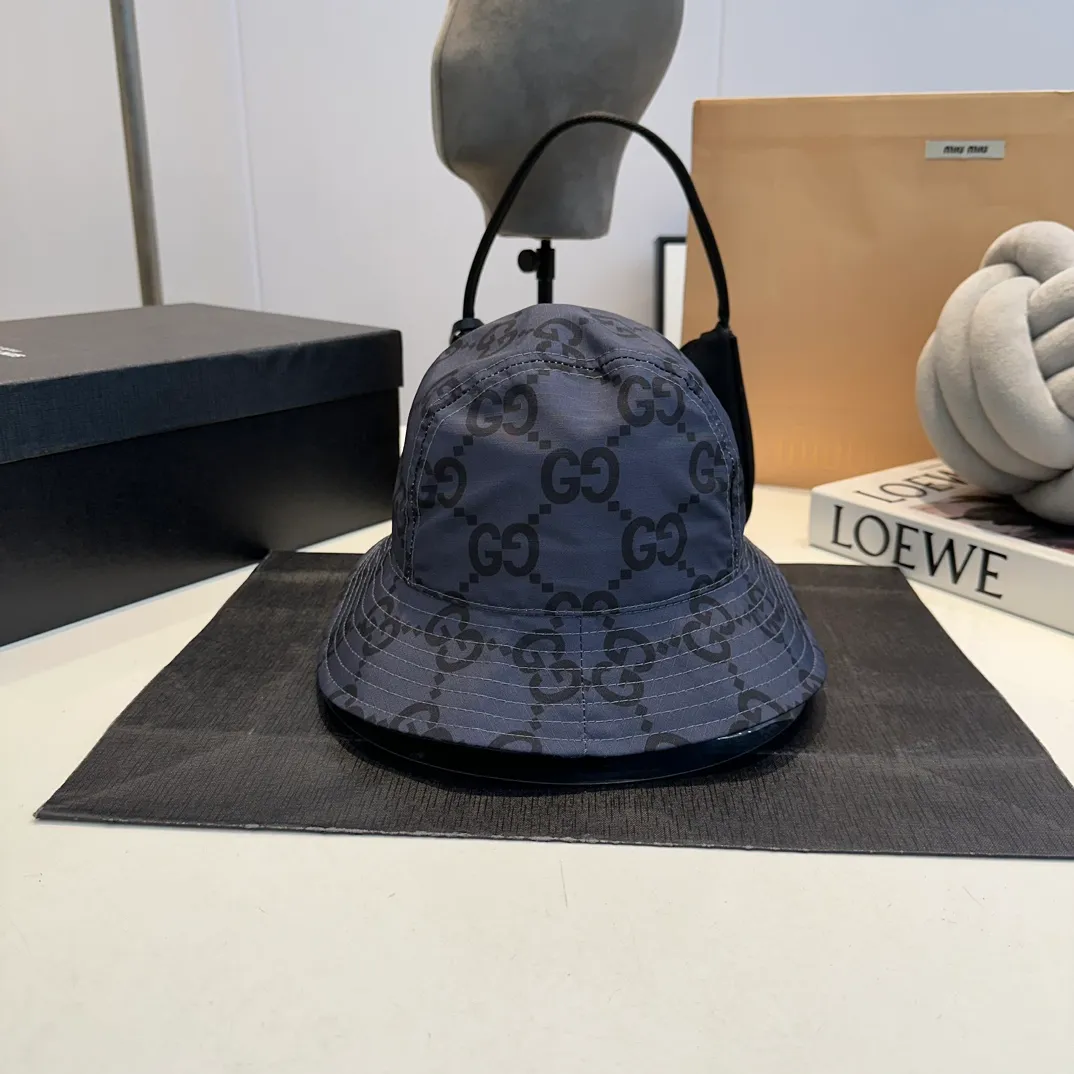 P50 GUCCI bucket hat, a new product from the official website, the original quality of the fisherman hat is very popular 🔥🎩 The craftsmanship is very exquisite, high-end and classy! Low-key luxury, easy to carry! Running volume!