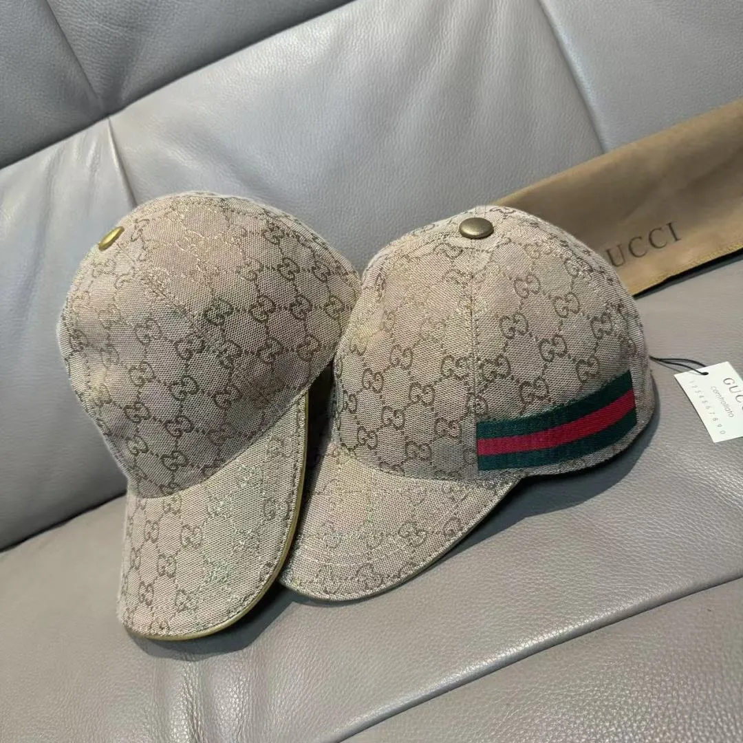 p90, Gucci (Gucci) classic original baseball cap😍😍gold silk logo. 1:1 mold opening and customization at the counter, the highest version, original canvas + first-layer cowhide, pure cotton lining, light and breathable! Photographed in real life, suitable for men and women in all seasons, basic head circumference 56cm, adjustable patches.