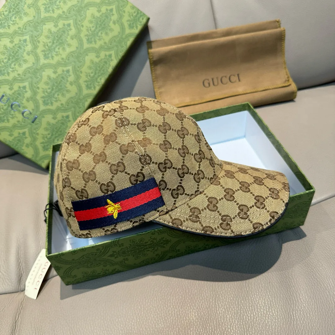 p90 ten thousand year classic model shipped!   , Gucci (Gucci) classic original baseball cap, bee webbing, 1:1 mold opening and customization at the counter, the highest version, original canvas + first-layer cowhide, pure cotton lining, light and breathable! Photographed in real life, suitable for men and women in all seasons, basic head circumference 56cm, adjustable patches.