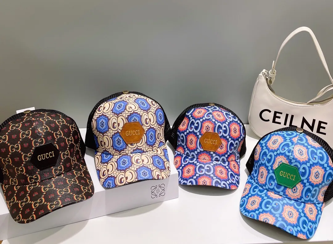 P56 Gucci high-end baseball mesh cap! The latest model! Fashion trend, high-end workmanship! Every hat is made with care! Extraordinary quality, details are also very important. Classic jacquard fabric paired with original mesh fabric, more breathable, sweat-absorbent and sun-protective