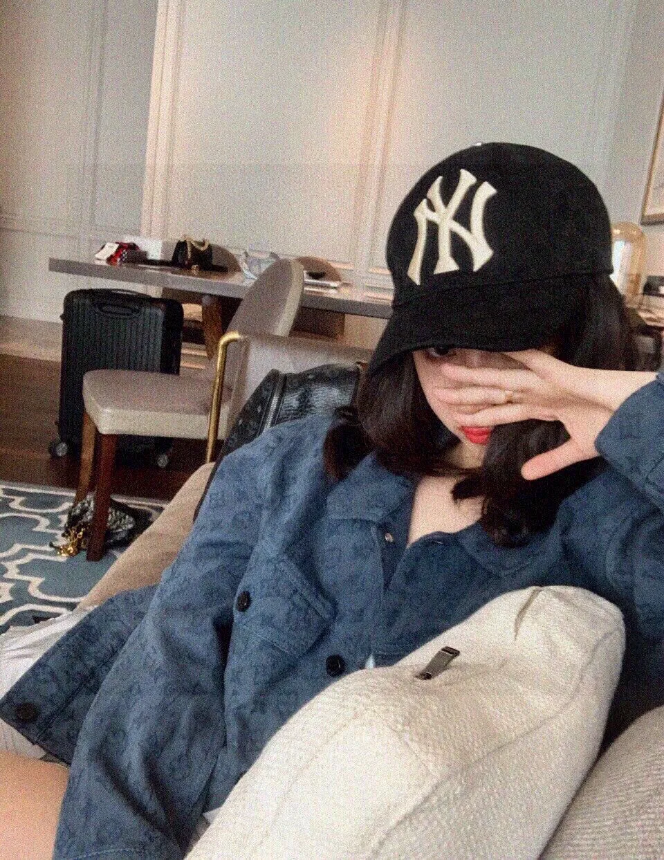 Special price 🉐60💰 🧢Gucci co-branded NY🧢. The most popular co-branded limited edition, synchronized with the authentic products at the counter, a super high-quality one, you can see how good it is just by looking at the detailed pictures, it has finally arrived! New three-dimensional embroidery model, genuine purchase🌸Super good quality, high-end model, exquisite brim