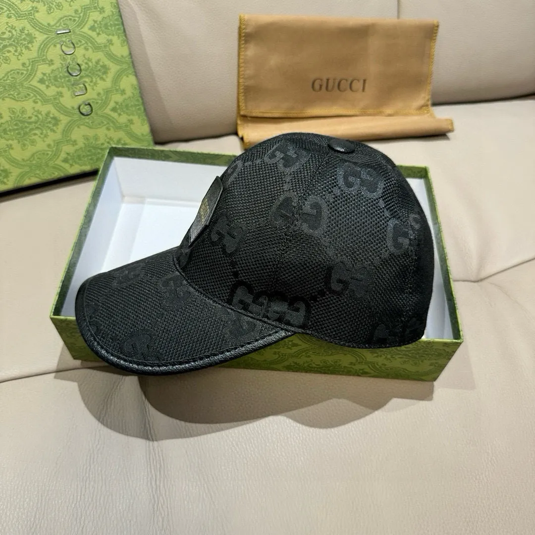 P90., Gucci (Gucci) new original baseball cap, Gucci hot stamping, the latest model at the counter, 1:1 custom mold opening, genuine mold opening, original canvas fabric + first layer of cowhide, original quality! The quality is great, the basic head circumference is 56cm, and the patch is adjustable.
