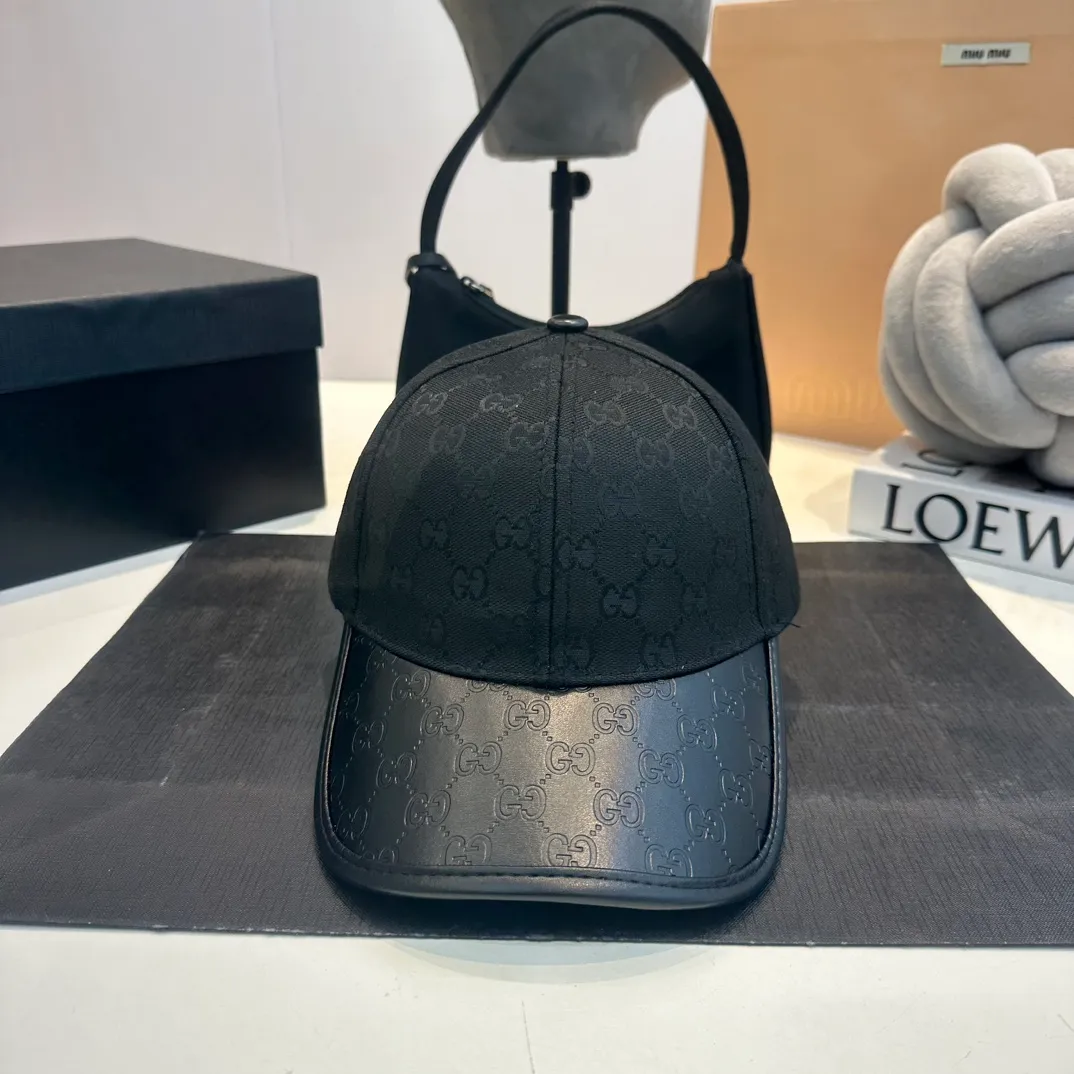 P60 GUCCI Gucci Baseball Cap👒Official website new product Gucci🧢original quality is very popular. The craftsmanship is very exquisite, high-end and classy! Low-key luxury, easy to carry! Running volume
