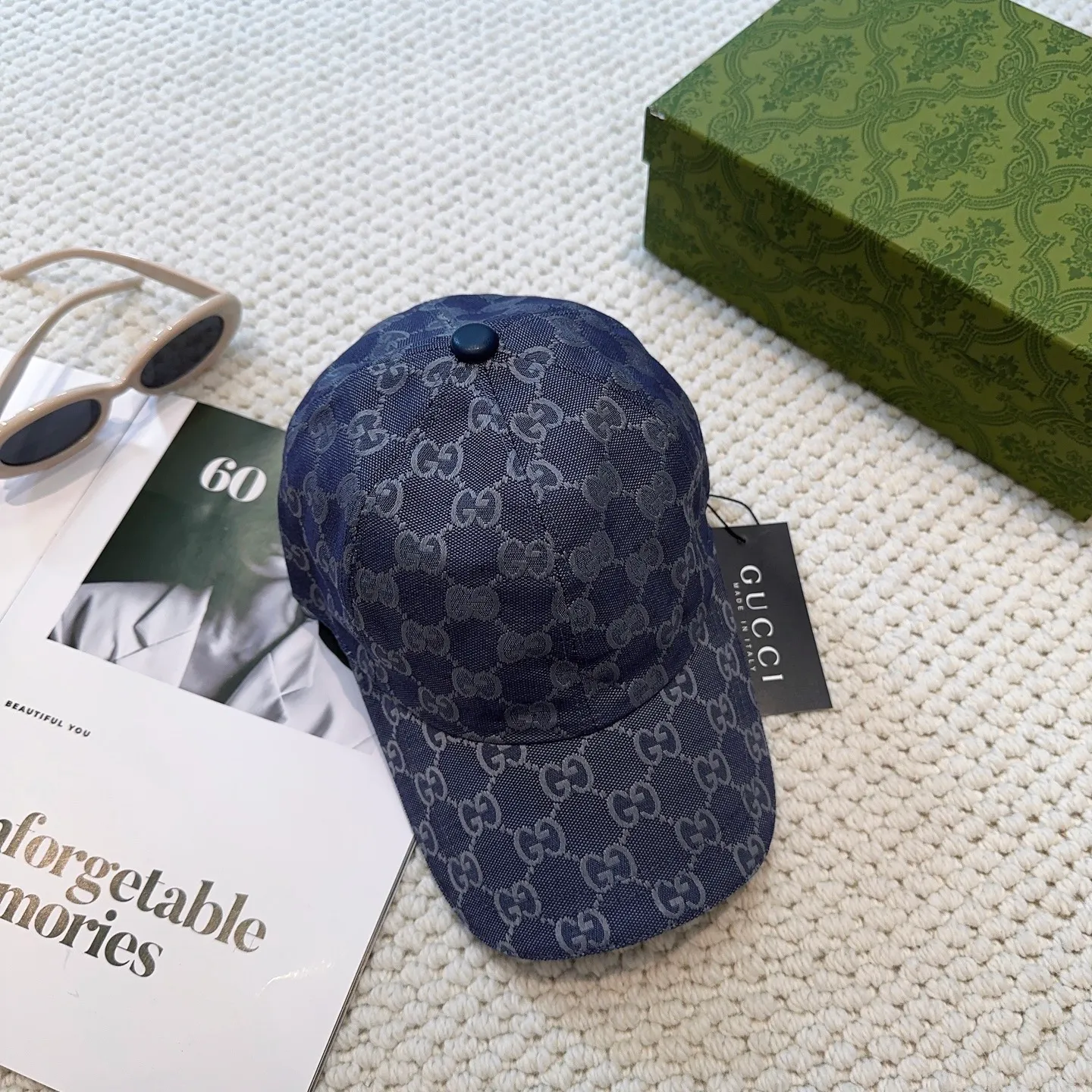 P90 Gucci (Gucci) classic original baseball cap😍Customized with 1:1 mold opening at the counter, the highest version, the original canvas is light and breathable! Photographed in real life, suitable for men and women in all seasons, basic head circumference 56cm, adjustable patches.