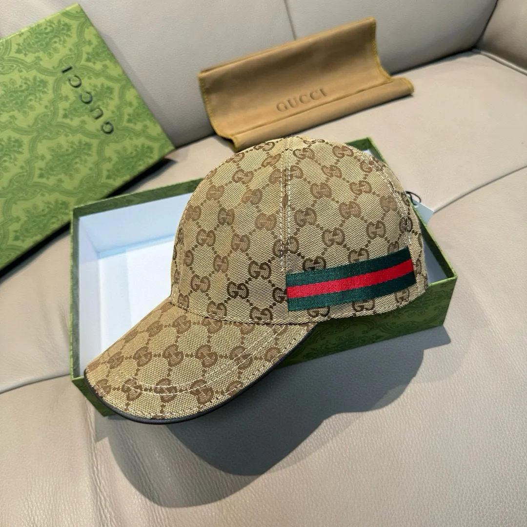 p900000 classic model! Apricot color, black, available in S and L sizes, Gucci (Gucci) classic original baseball cap 😍😍Customized with 1:1 mold opening at the counter, the highest version, original canvas fabric + first-layer cowhide, light and breathable! Photographed in real life, suitable for men and women in all seasons, basic head circumference 56cm, adjustable patches.