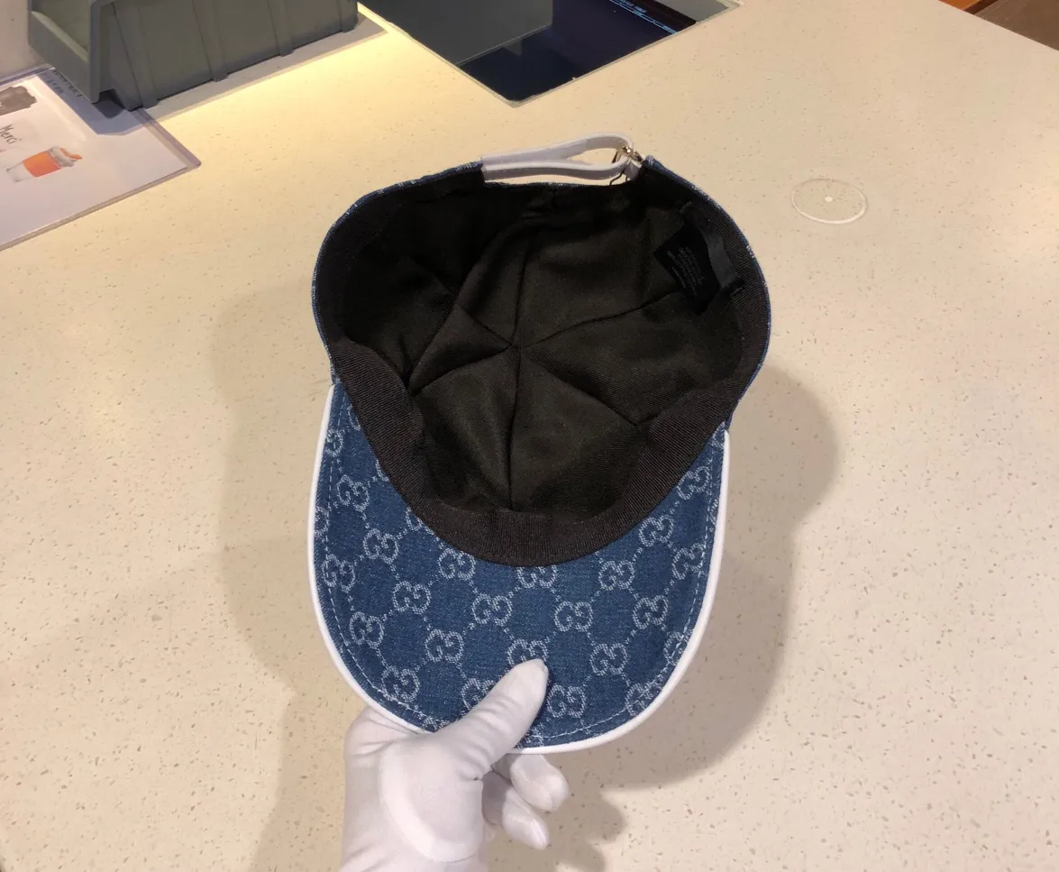 💰100 Gucci (Gucci) new original baseball cap, the latest model at the counter, 1:1 mold customization, genuine mold hardware, original canvas fabric + first-layer cowhide, original quality! The quality is great, the basic head circumference is 56cm, and the patch is adjustable.