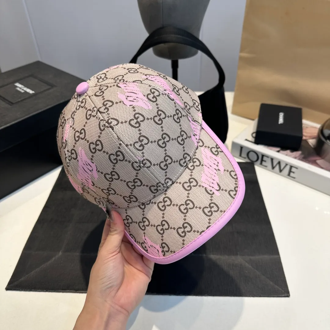 P56 GUCCI Gucci Baseball Cap 🧢Official website new product Gucci Baseball Cap 🧢 is coming soon. The craftsmanship is very exquisite, high-end and classy! Low-key luxury, easy to carry! Running volume!
