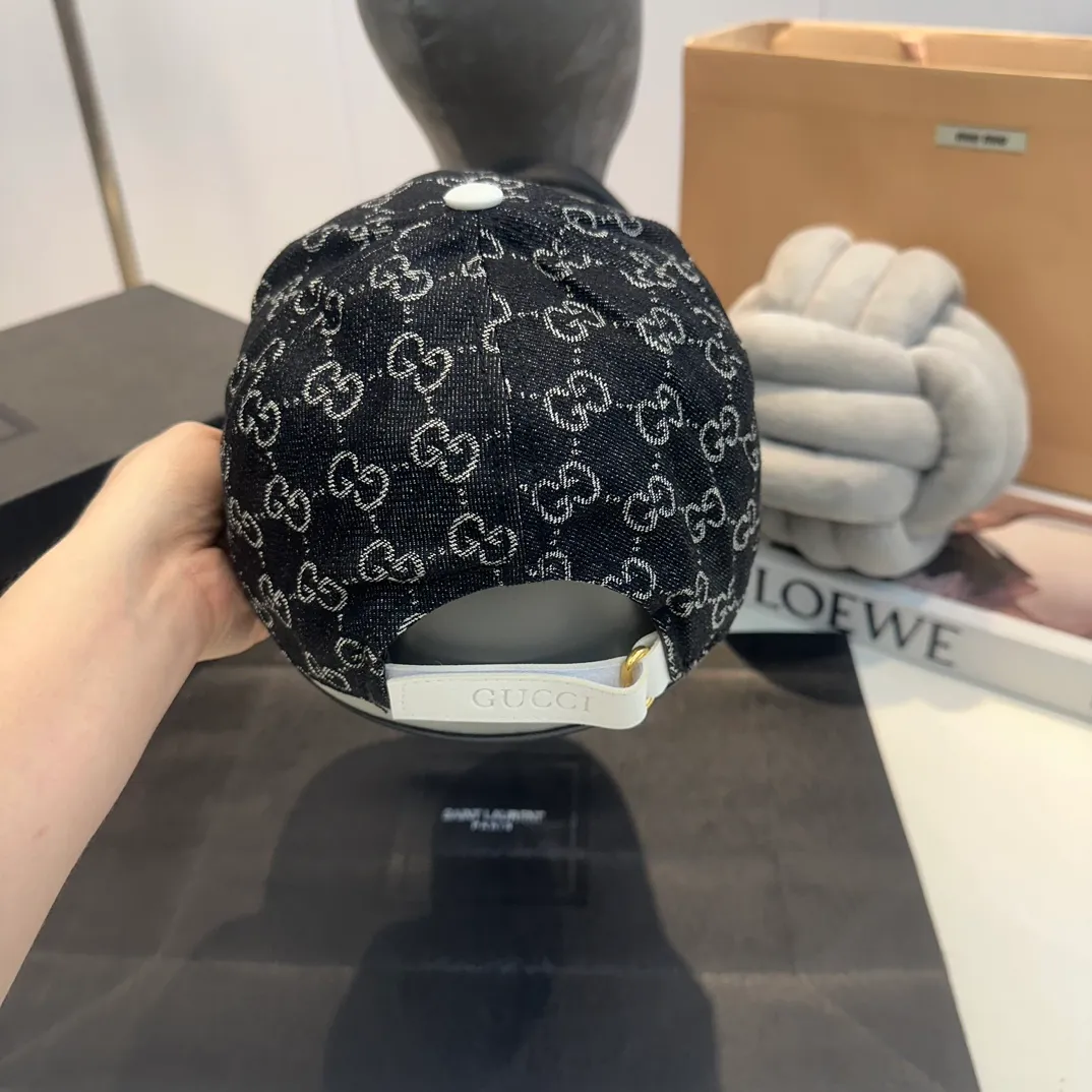 P56 original quality GUCCI Gucci embroidered baseball cap🧢Official website new product Gucci baseball cap🧢hot coming. The craftsmanship is very exquisite, high-end and classy! Low-key luxury, easy to carry! Running volume!