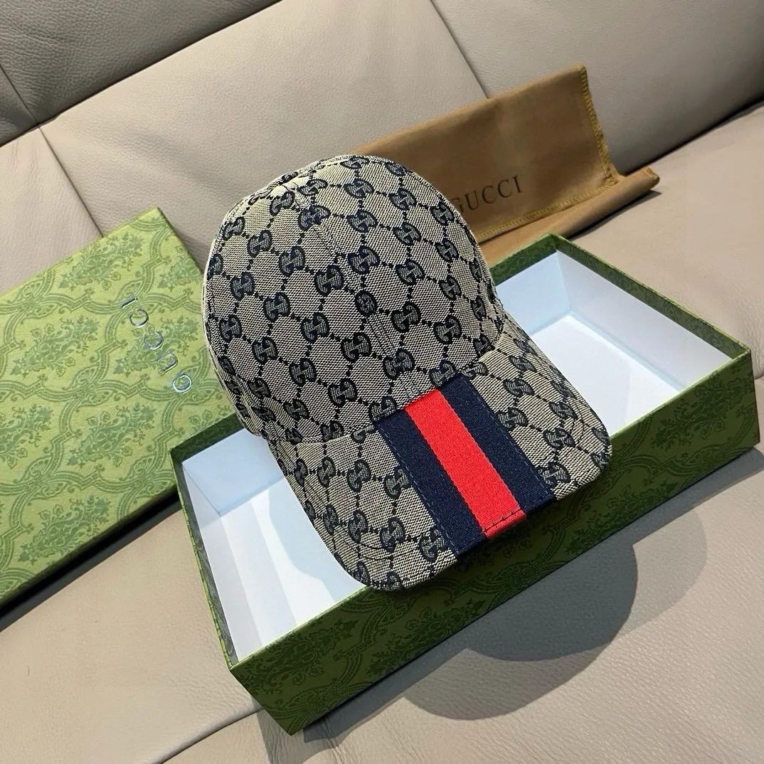 P90 new model is shipped! , Gucci (Gucci) latest original baseball cap, wide webbing. 1:1 mold opening and customization at the counter, the highest version, original canvas fabric + first-layer cowhide, light and breathable! Photographed in real life, suitable for men and women in all seasons, basic head circumference 56cm, adjustable patches.