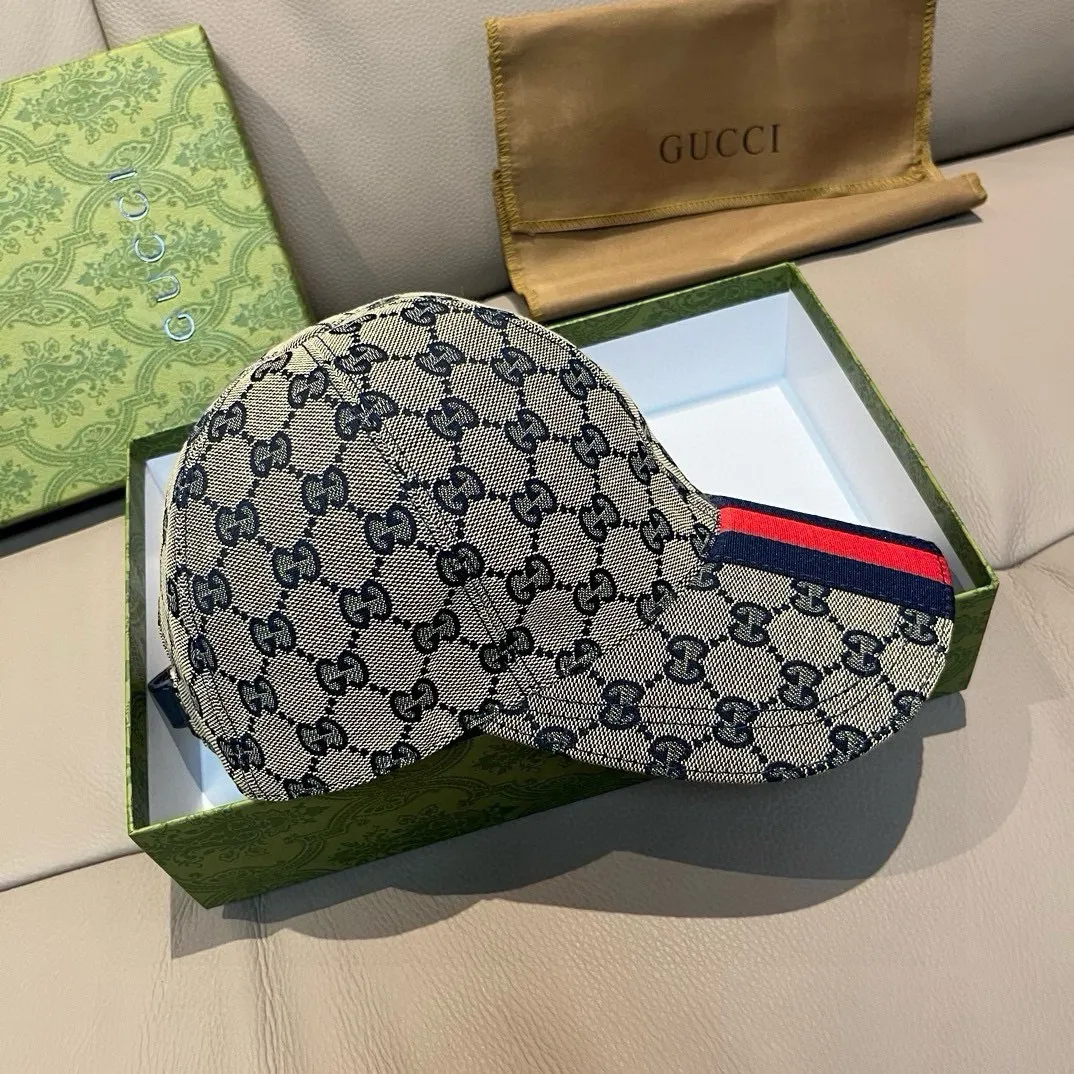 P90 new model is shipped! , Gucci (Gucci) latest original baseball cap, wide webbing. 1:1 mold opening and customization at the counter, the highest version, original canvas fabric + first-layer cowhide, light and breathable! Photographed in real life, suitable for men and women in all seasons, basic head circumference 56cm, adjustable patches.