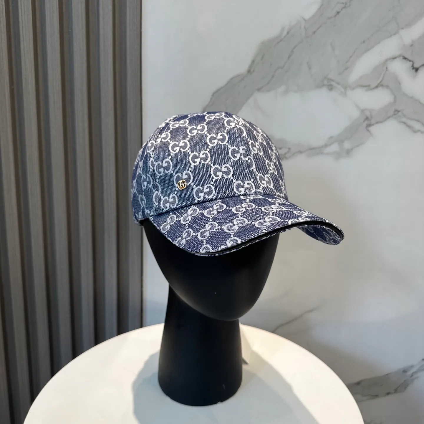 P54 Gucci (Gucci) classic original baseball cap😍Customized with 1:1 mold opening at the counter, the highest version, the original canvas is light and breathable! Photographed in real life, suitable for men and women in all seasons, basic head circumference 56cm, adjustable patches.