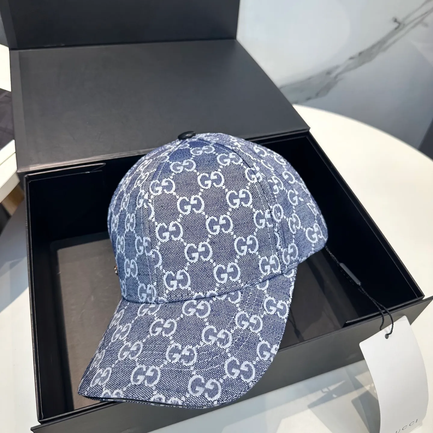 P54 Gucci (Gucci) classic original baseball cap😍Customized with 1:1 mold opening at the counter, the highest version, the original canvas is light and breathable! Photographed in real life, suitable for men and women in all seasons, basic head circumference 56cm, adjustable patches.