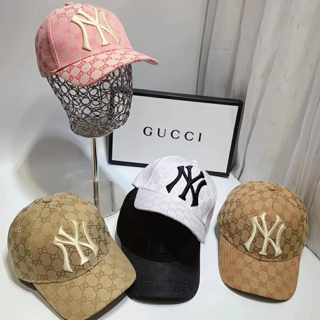 Special batch of 70 pieces with dust bag. Gucci classic original baseball cap, custom-made with 1:1 mold opening at the counter, custom-made with original canvas, light and breathable! Real shot, suitable for both men and women.