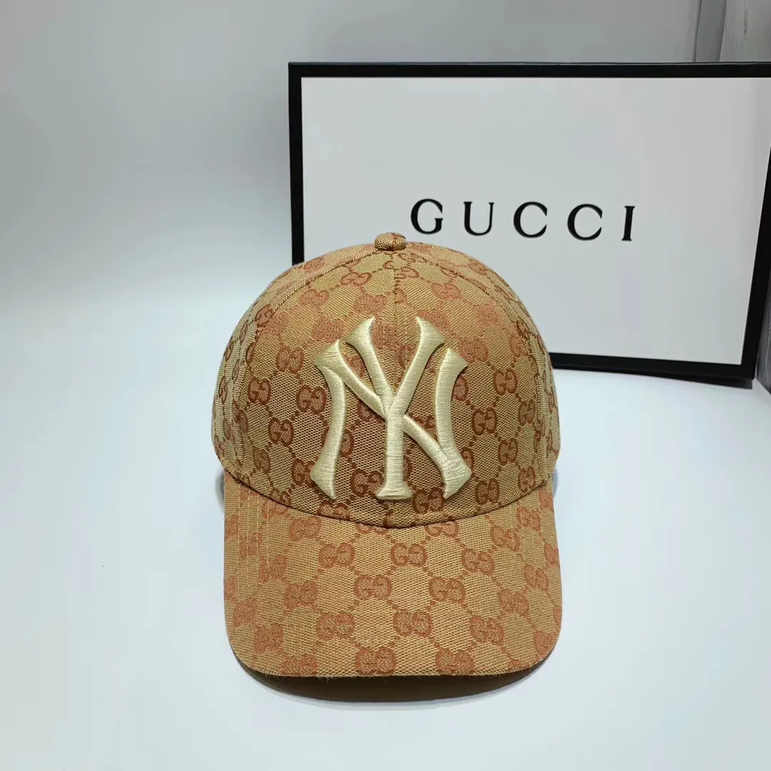 Special batch of 70 pieces with dust bag. Gucci classic original baseball cap, custom-made with 1:1 mold opening at the counter, custom-made with original canvas, light and breathable! Real shot, suitable for both men and women.
