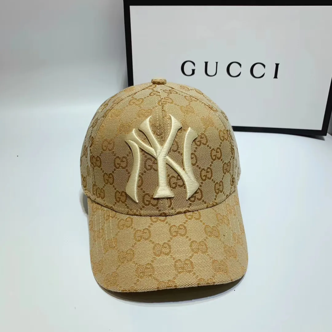 Special batch of 70 pieces with dust bag. Gucci classic original baseball cap, custom-made with 1:1 mold opening at the counter, custom-made with original canvas, light and breathable! Real shot, suitable for both men and women.