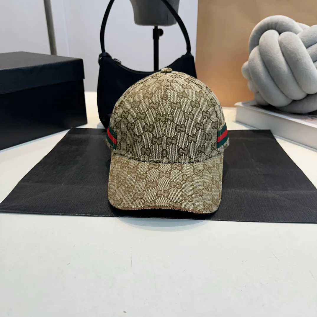 P54 Gucci new original baseball cap 🧢, exquisite and pure, stylish and stylish, cool and fashionable, out of stock at the counter, popular, great quality