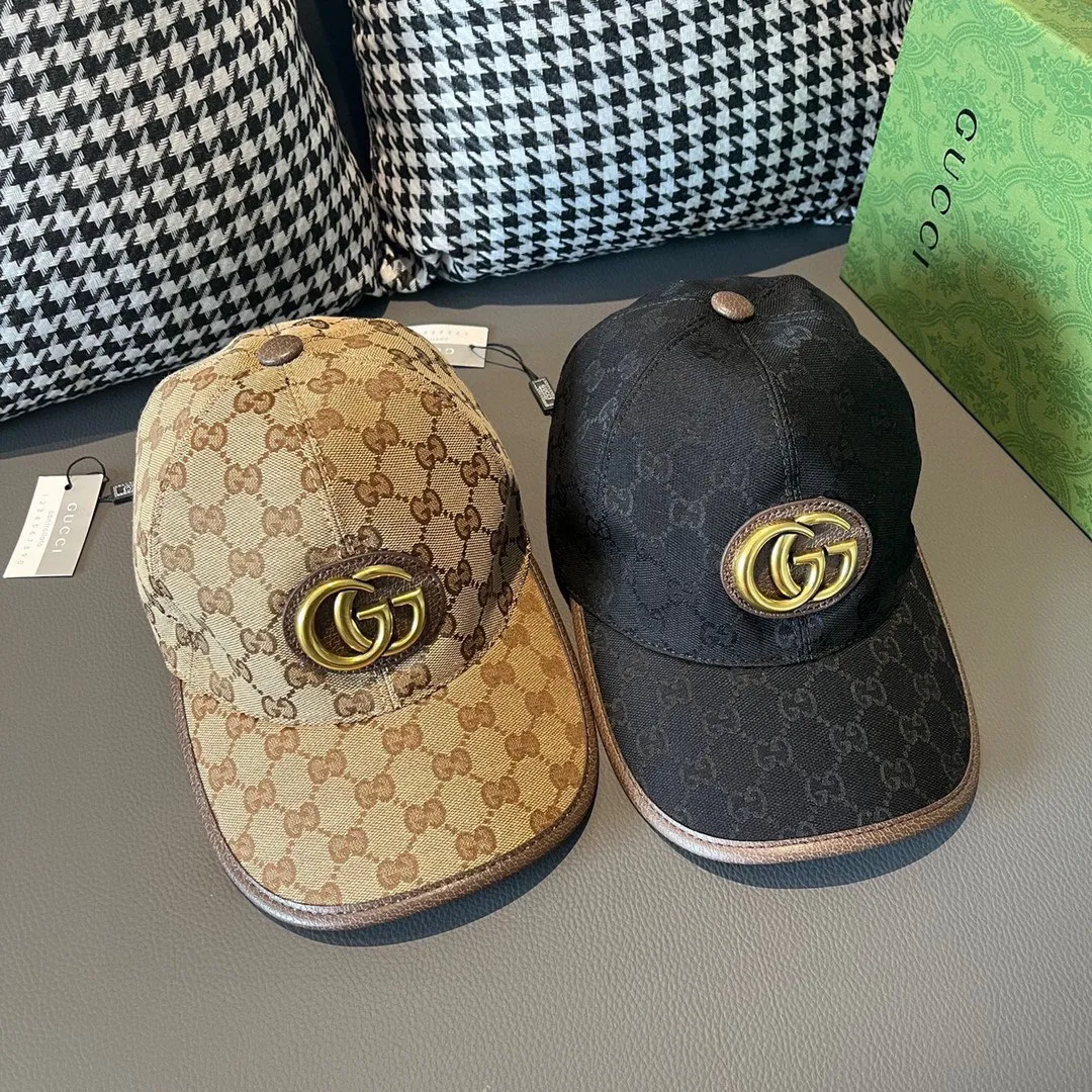 Batch 90, Gucci (Gucci) new original baseball cap, metal double G, the latest model at the counter, 1:1 mold customization, genuine mold hardware, original canvas fabric + first layer of cowhide, original quality! The quality is great, the basic head circumference is 56cm, and the patch is adjustable.