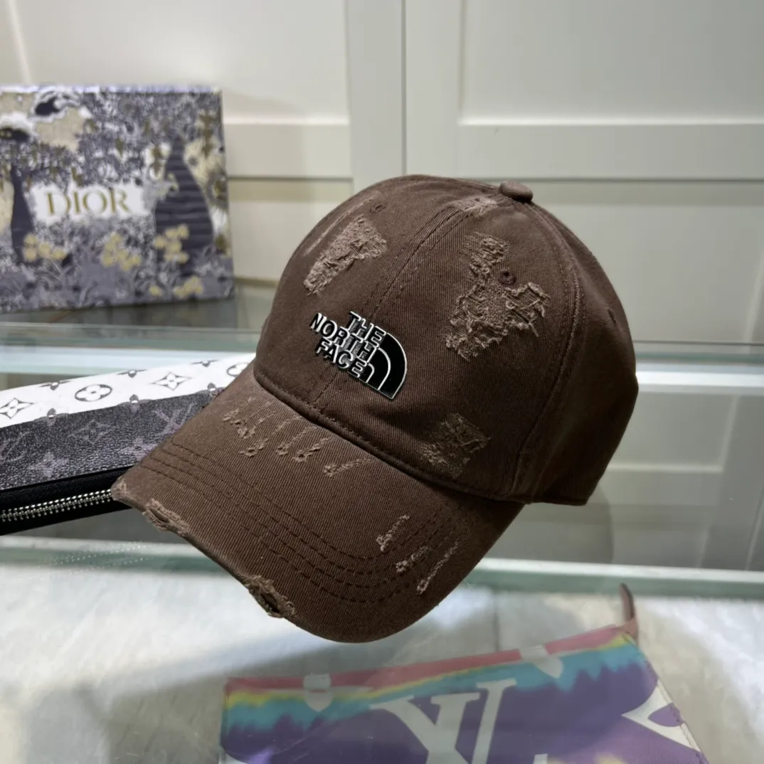 P52 with dust bag Gucci baseball cap co-branded with the North ♥️GUCCI baseball cap 🧢Official website new Gucci baseball cap, original quality is very popular 🔥🎩 The craftsmanship is very exquisite, high-end and classy! Low-key luxury, easy to carry! Running volume!