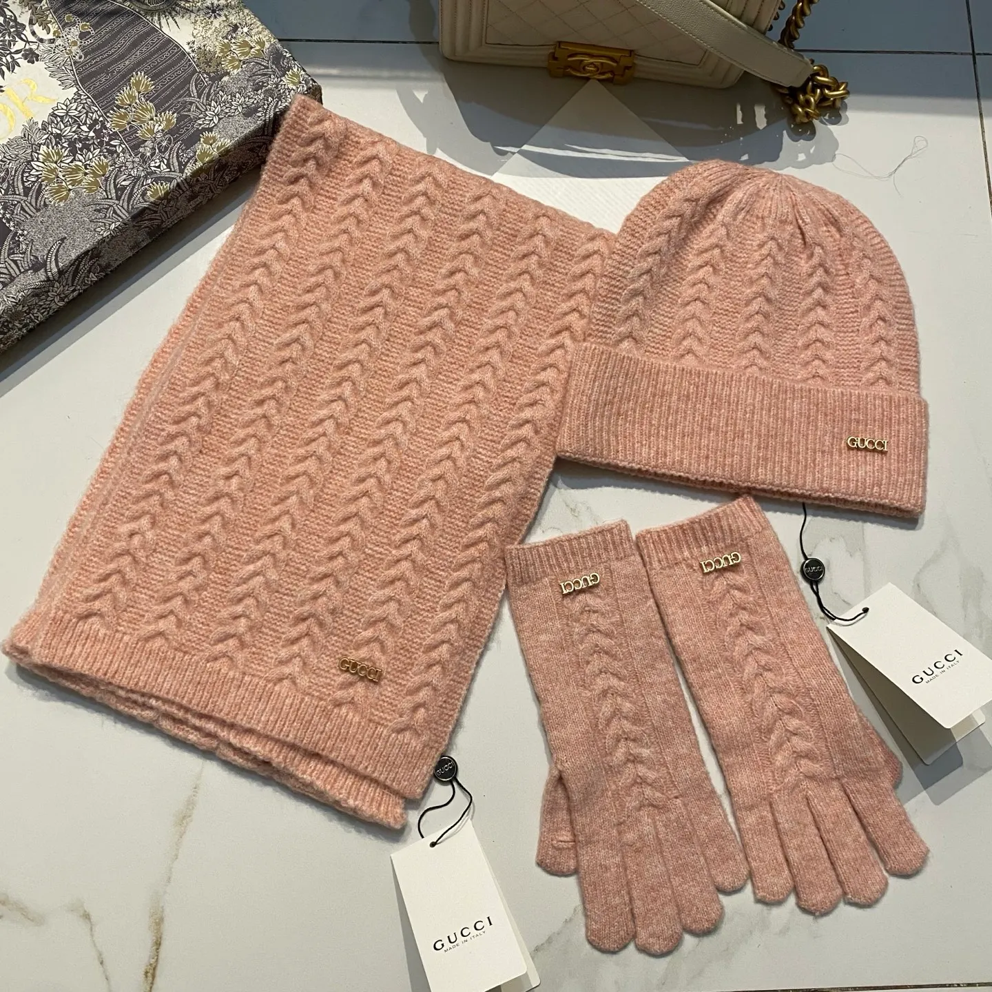 Gucci suit cashmere knitted hat + scarf + gloves