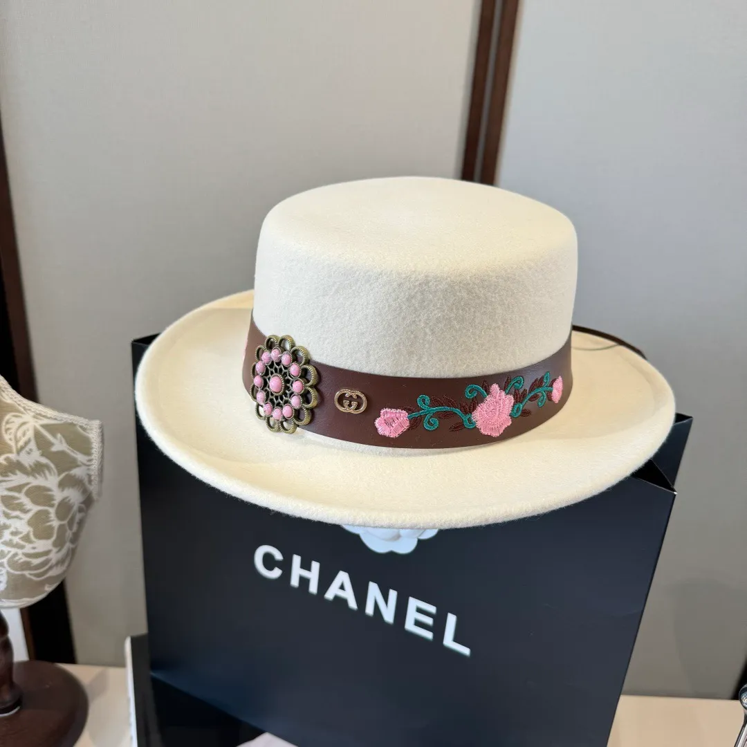 💰210¥ White Gucci new wool top hat, flat top hat, 100% wool fabric 🦙%, head circumference 57cm