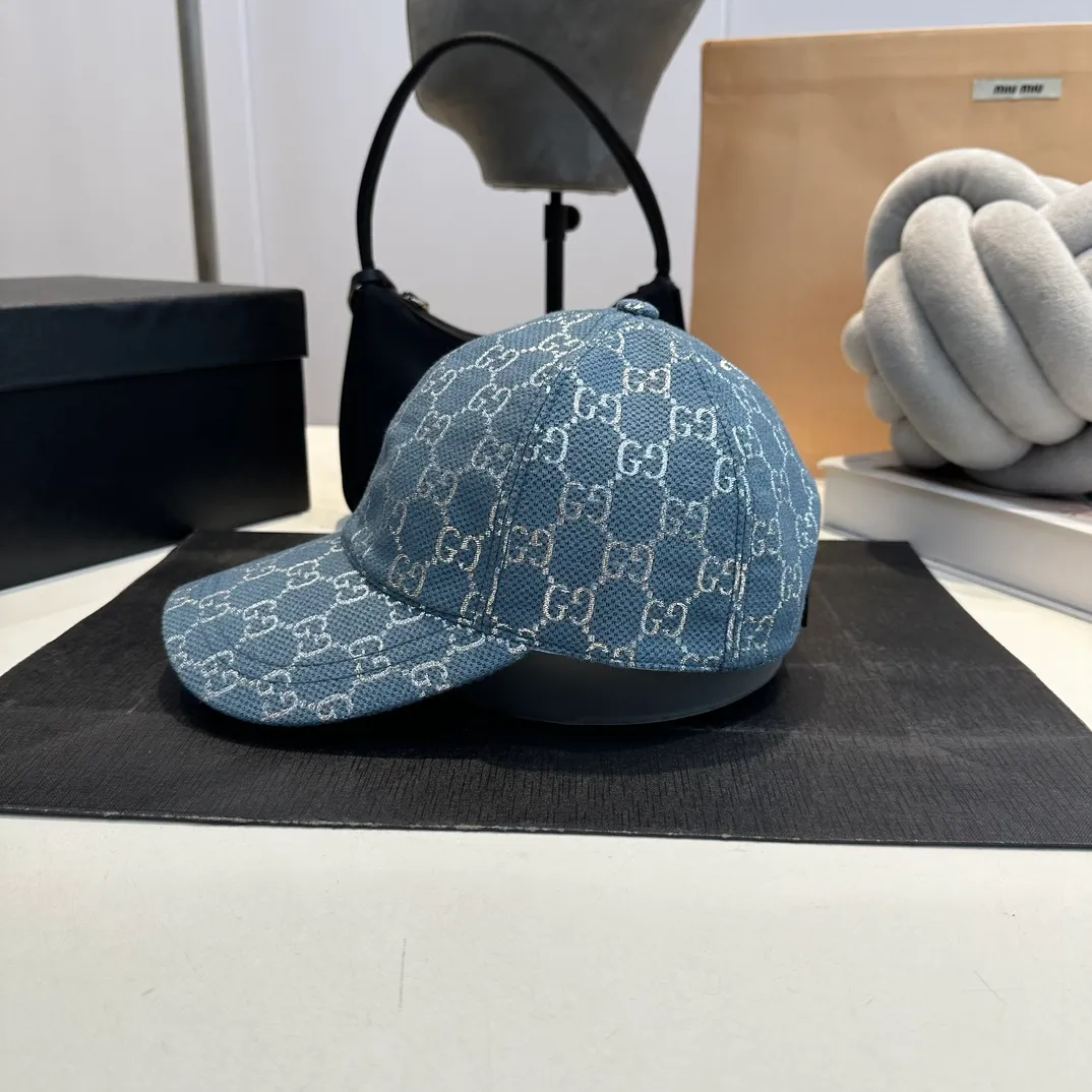 P70 Gucci baseball cap♥️GUCCI🧢New product from the official website, baseball cap, original quality, very popular 🔥🎩 The craftsmanship is very exquisite, high-end and classy! Low-key luxury, easy to carry! Running volume!