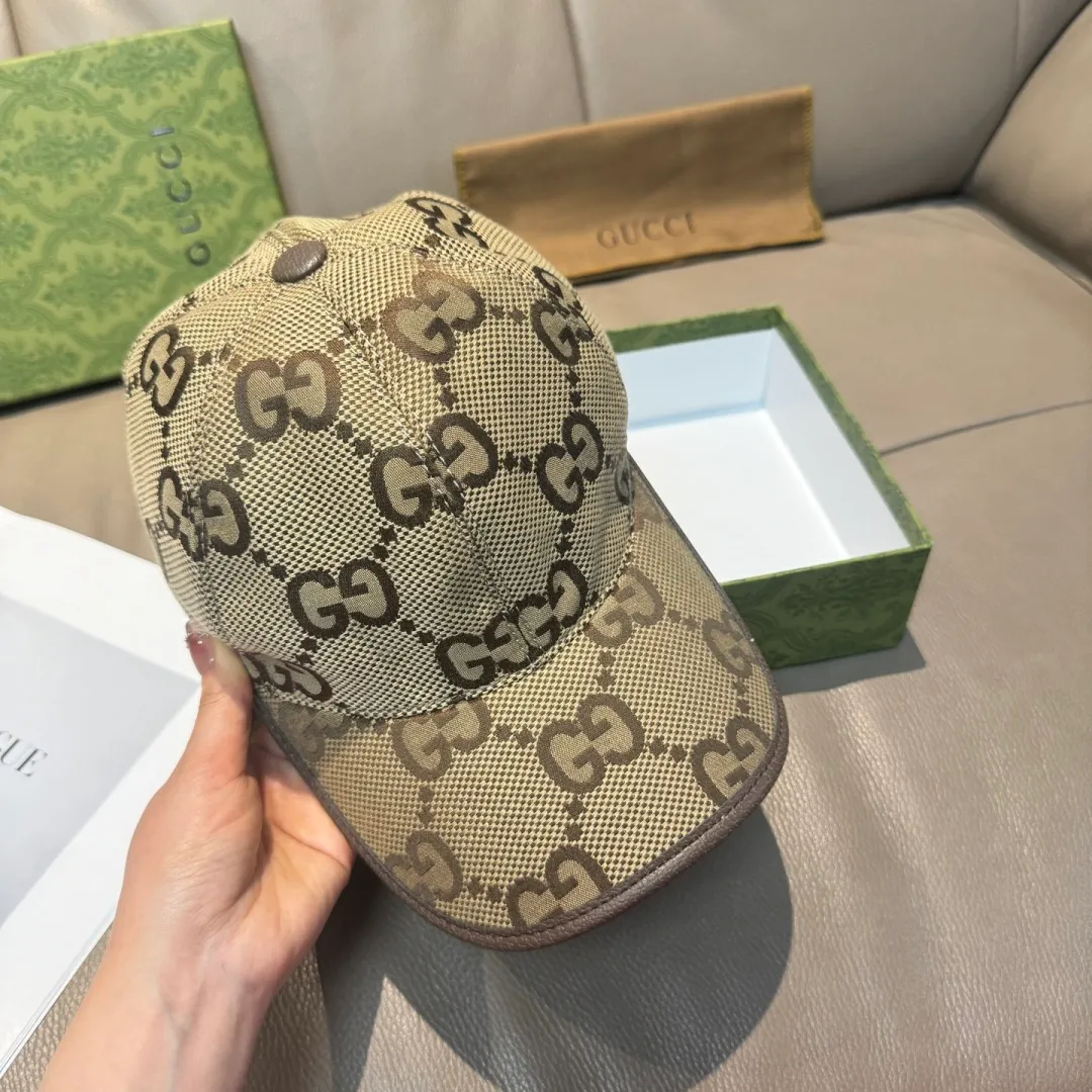 p90., Gucci Gucci's new original baseball cap, large double G, 1:1 mold opening and customization at the counter, original canvas fabric + first-layer cowhide, light and breathable! The basic head circumference is 56cm, and the patch is adjustable.
