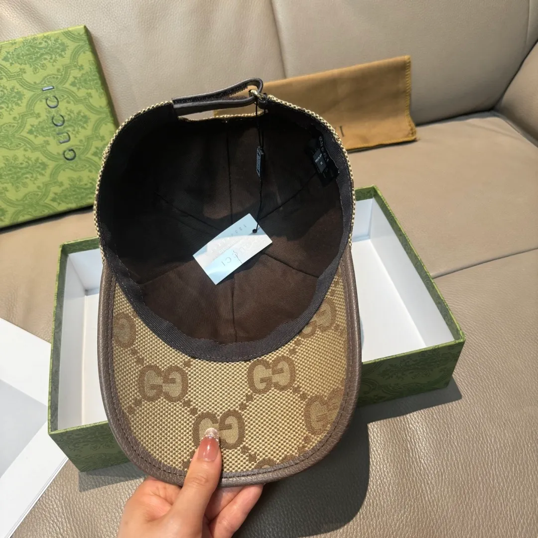 p90., Gucci Gucci's new original baseball cap, large double G, 1:1 mold opening and customization at the counter, original canvas fabric + first-layer cowhide, light and breathable! The basic head circumference is 56cm, and the patch is adjustable.
