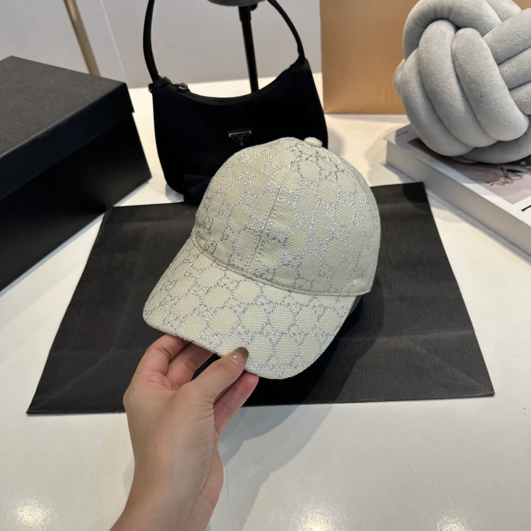 P70 Gucci baseball cap♥️GUCCI🧢New product from the official website, baseball cap, original quality, very popular 🔥🎩 The craftsmanship is very exquisite, high-end and classy! Low-key luxury, easy to carry! Running volume!