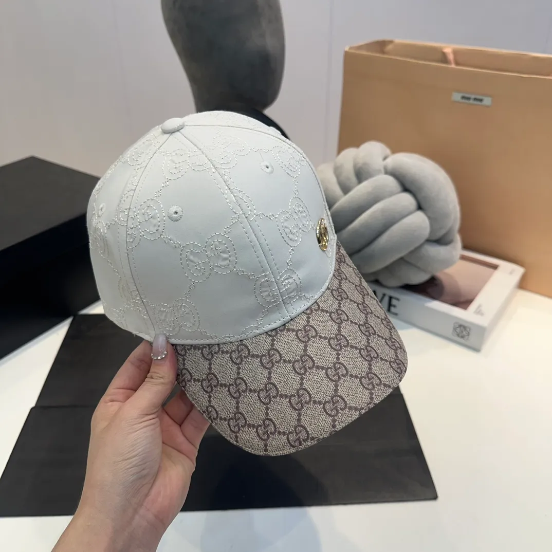 P56 New model shipped from the official website Gucci's latest original baseball cap, large double G, customized at the counter with 1:1 mold opening, light and breathable! Basic head circumference 56, adjustable patch