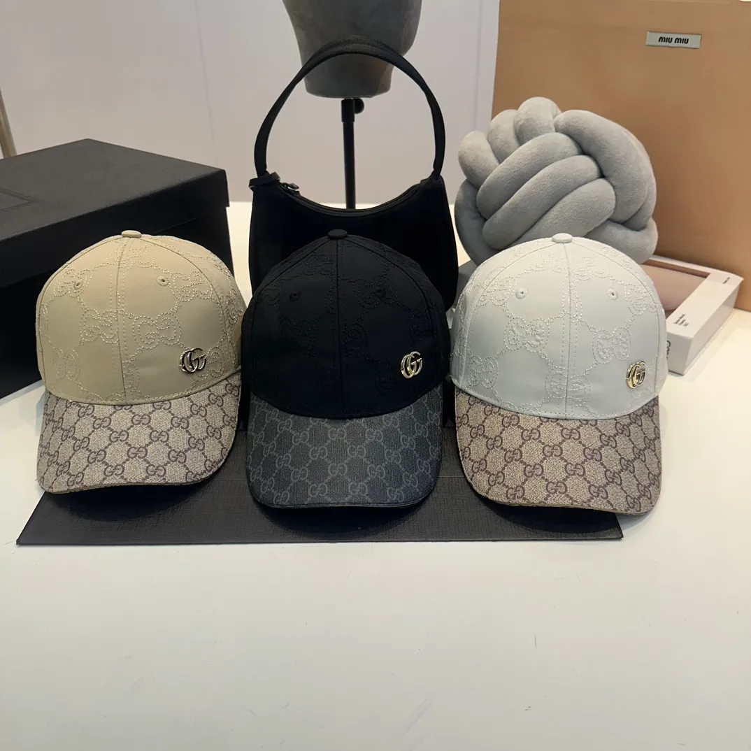 P56 New model shipped from the official website Gucci's latest original baseball cap, large double G, customized at the counter with 1:1 mold opening, light and breathable! Basic head circumference 56, adjustable patch