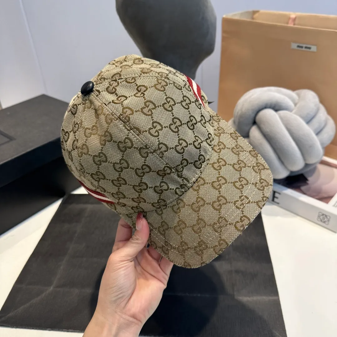 P60 Gucci (Gucci) classic original baseball cap😍Customized with 1:1 mold opening at the counter, the highest version, the original canvas is light and breathable! Photographed in real life, suitable for men and women in all seasons, basic head circumference 56cm, adjustable patches.