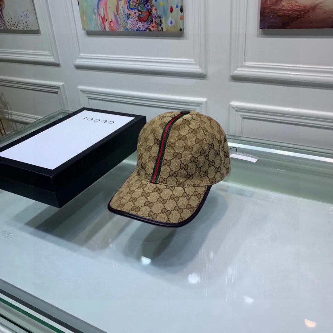 🉐90, Gucci (Gucci) classic original baseball cap, vertical small webbing, 1:1 mold customization, original canvas fabric + first-layer cowhide, popular purchase agent, versatile style for men and women, great quality! The basic head circumference is 56cm, and the patch is adjustable.