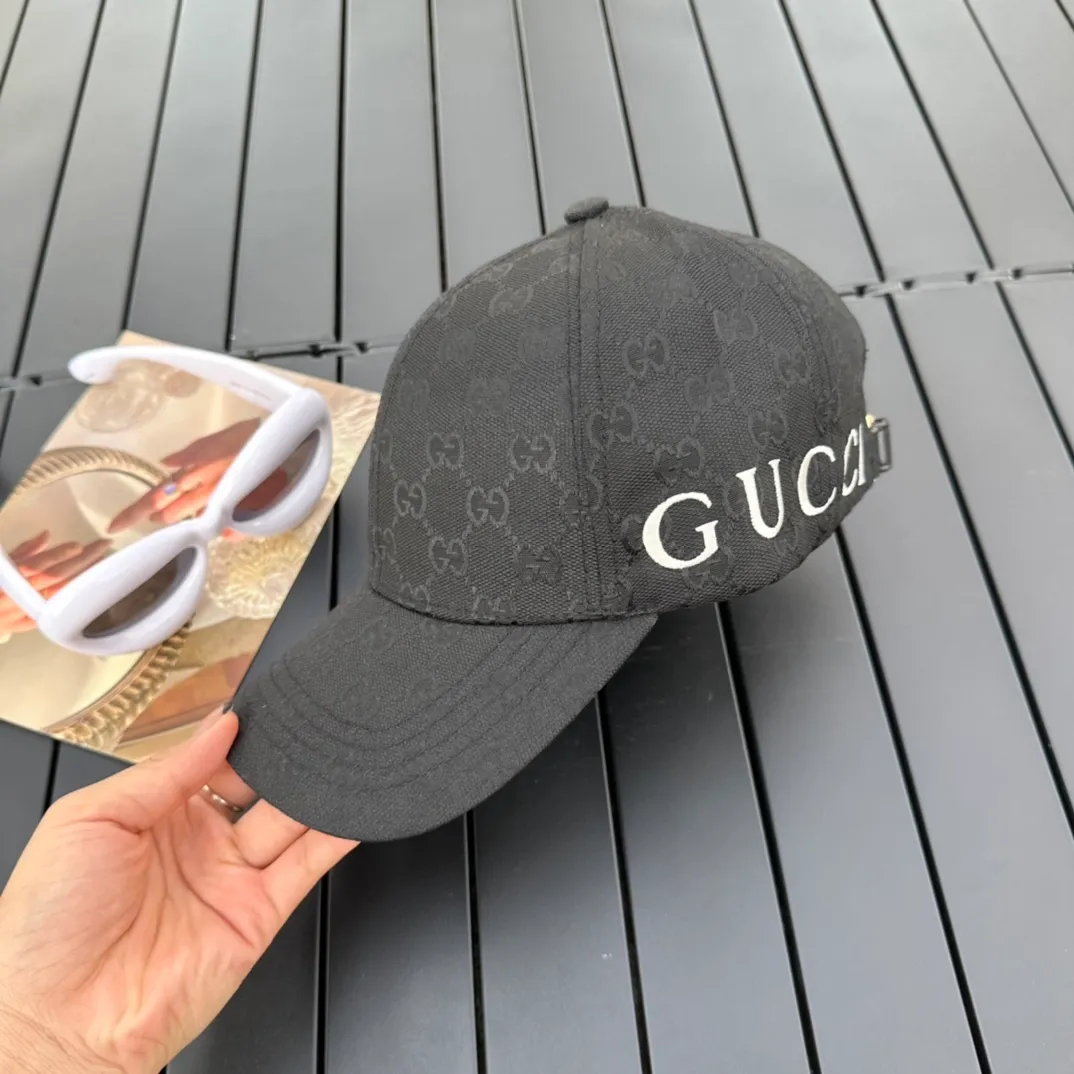 Every P56Gucci hat is made with care! Extraordinary quality, details are also very important. Genuine leather adjustment strap! Classic jacquard fabric paired with original mesh and pure cotton sweatband, more breathable, sweat-absorbent and sun-protective.
