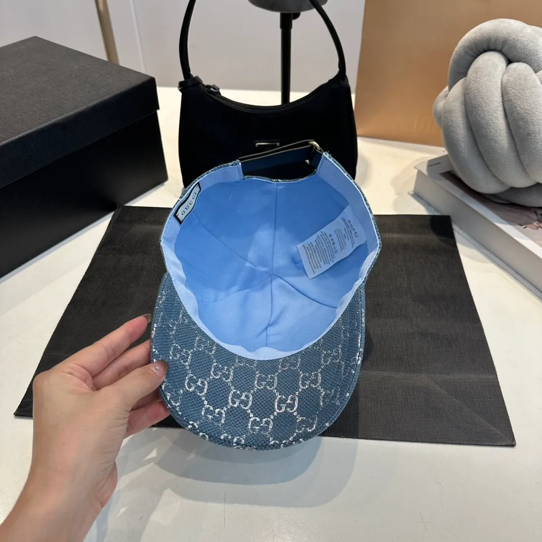 P70 Gucci baseball cap♥️GUCCI🧢New product from the official website, baseball cap, original quality, very popular 🔥🎩 The craftsmanship is very exquisite, high-end and classy! Low-key luxury, easy to carry! Running volume!