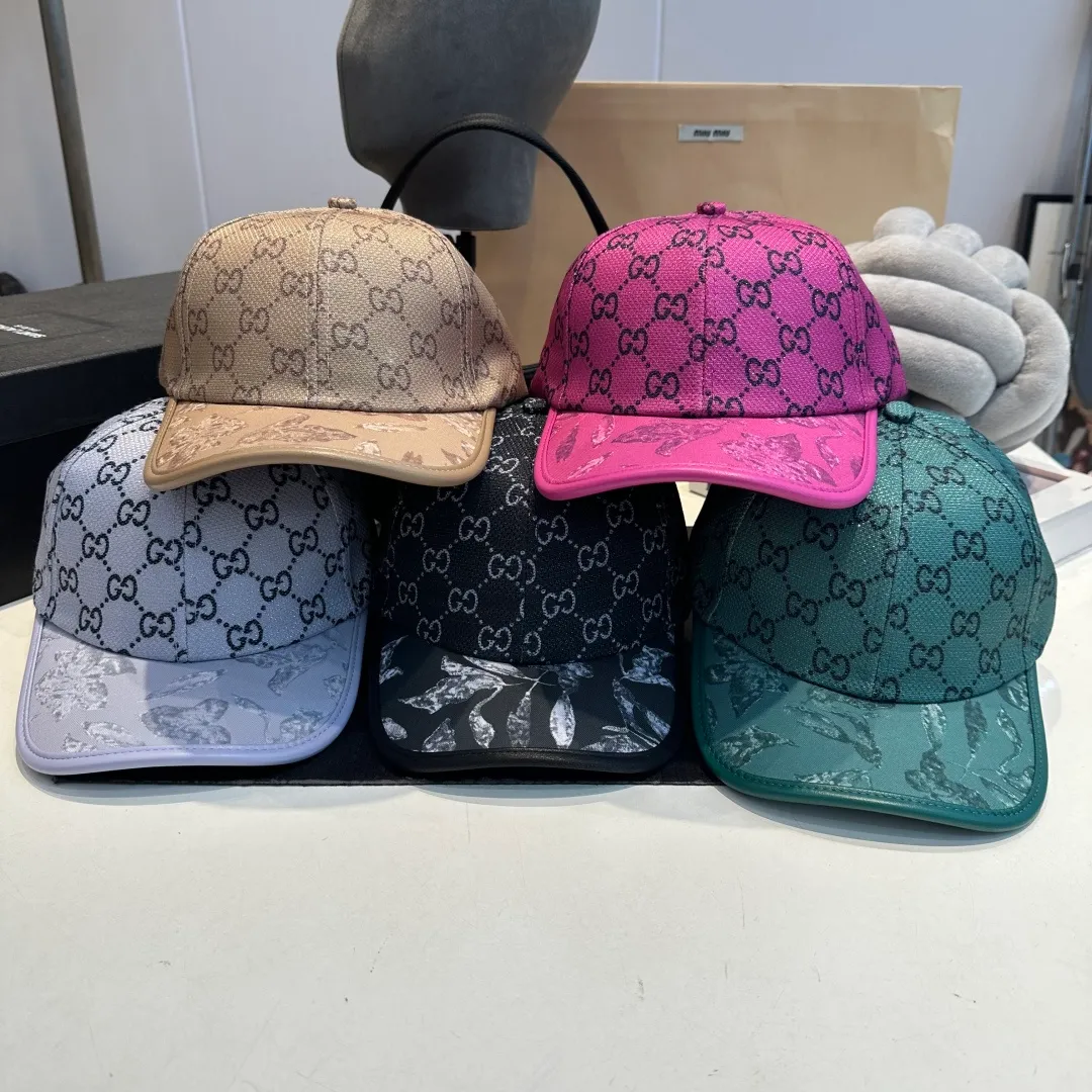 P56 Gucci Baseball Cap♥️GUCCI🧢New product from the official website, baseball cap, original quality, hot arrival 🔥🎩 The craftsmanship is very exquisite, high-end and classy! Low-key luxury, easy to carry! Running volume!