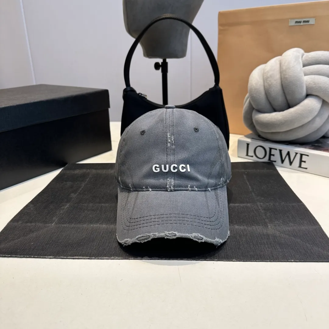 P60 GUCCI ripped baseball cap, the original quality is very popular, the craftsmanship is very exquisite, the atmosphere is high-end and classy! Low-key luxury, easy to carry! Running volume!