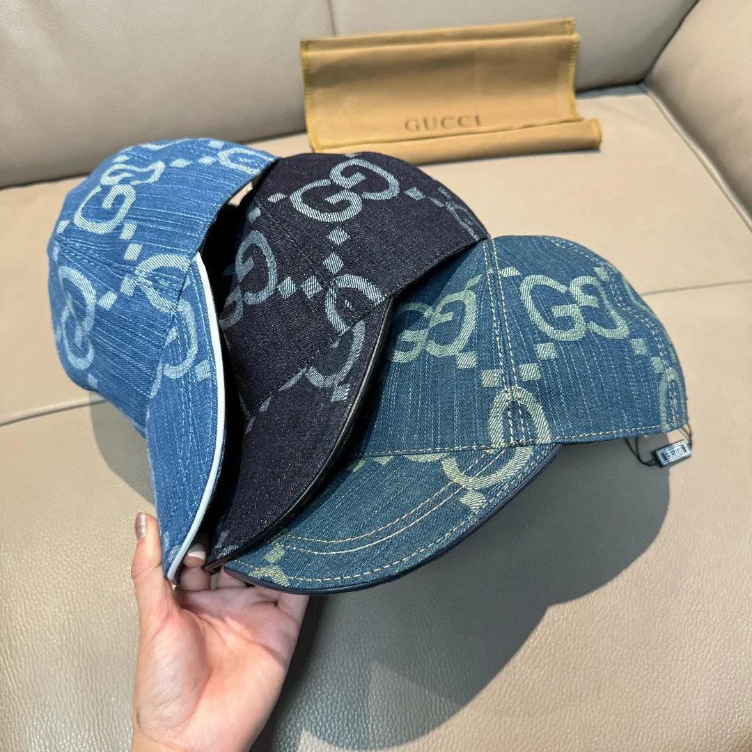 p90., Gucci Gucci’s new original baseball cap, large double G, 1:1 mold opening and customization at the counter, perfect matching pattern, original canvas fabric + first-layer cowhide, light and breathable! The basic head circumference is 56cm, and the patch is adjustable.