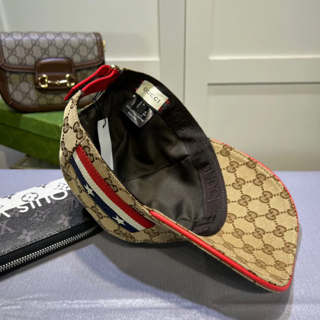 p90💰10,000-year-old classic model is shipped! Gucci (Gucci) classic original baseball cap 😍😍Customized at the 1:1 counter mold, the highest version, original canvas + first layer of cowhide, pure cotton lining, light and breathable! Photographed in real life, suitable for men and women in all seasons, basic head circumference 56cm, adjustable patches.