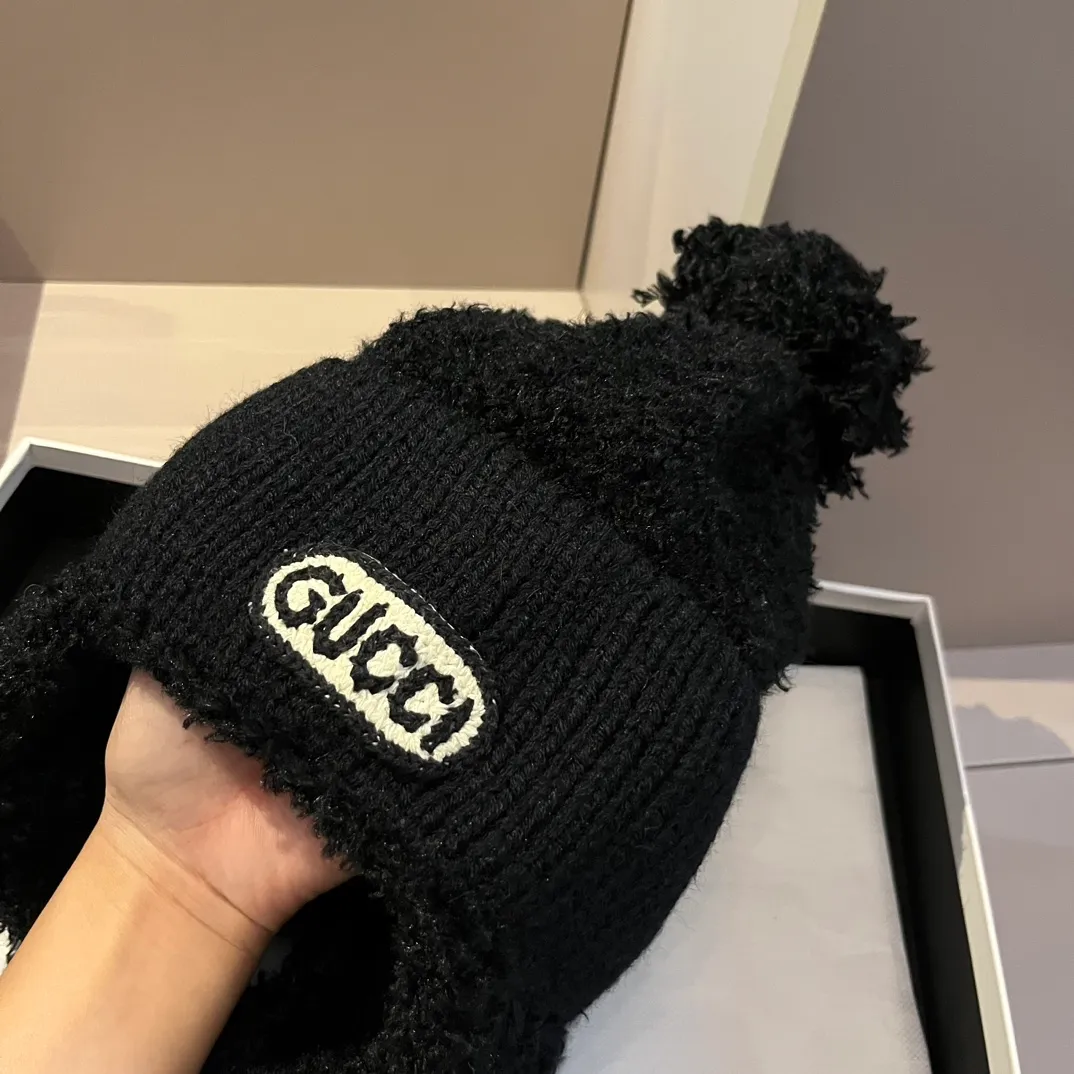 💰100¥ Gucci knitted ear protection beanie