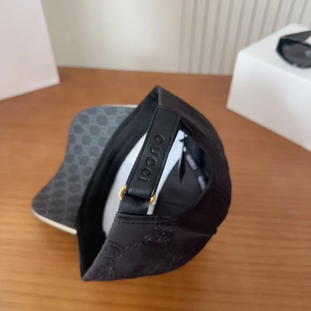 💰60 GUCCI Baseball Cap👒 The craftsmanship is very exquisite, high-end and classy! Low-key luxury, easy to carry!