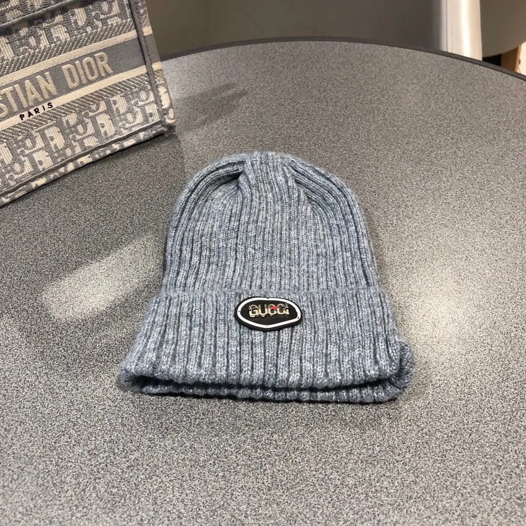 P130 GUCCI Gucci's new letter jacquard logo knitted wool beanie, high-quality customized wool, simple and handsome new logo, same style for men and women, super cool fashion street style!
