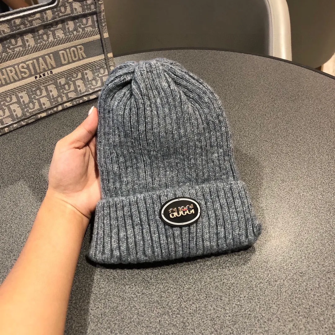 P130 GUCCI Gucci's new letter jacquard logo knitted wool beanie, high-quality customized wool, simple and handsome new logo, same style for men and women, super cool fashion street style!