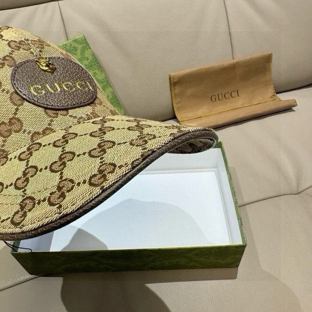 P90., Gucci (Gucci) new original baseball cap, small tiger head, the latest model at the counter, 1:1 mold customization, genuine mold hardware, original canvas fabric + first layer of cowhide, original quality! The quality is great, the basic head circumference is 56cm, and the patch is adjustable.